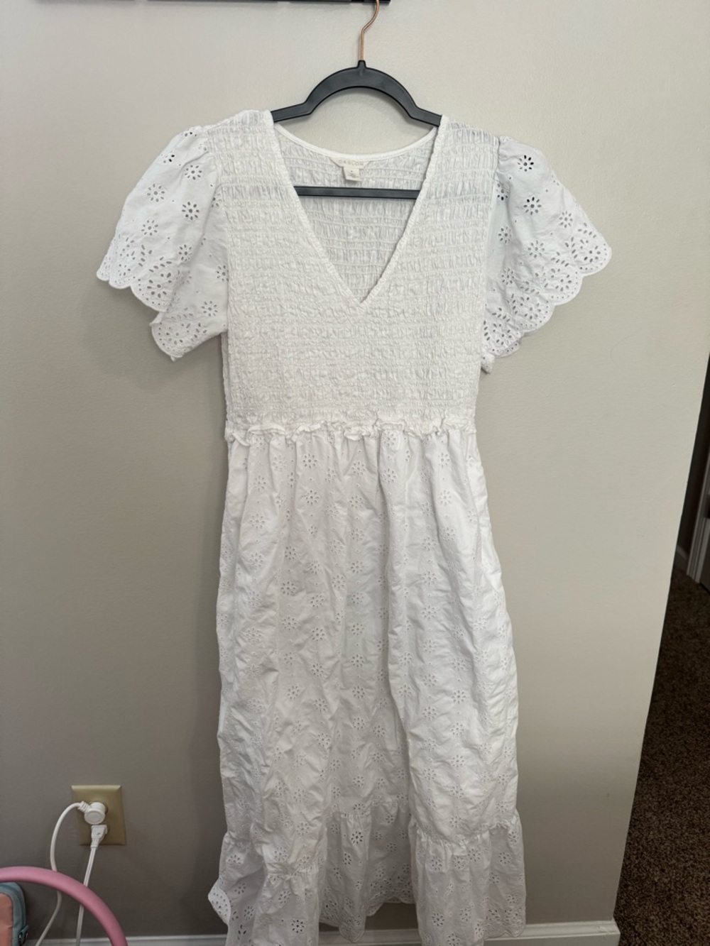 Caslon Size M White Eyelet V-Neck Midi Dress